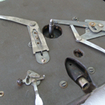 19 - вид сверху со снятым диском со стороны завода пружины